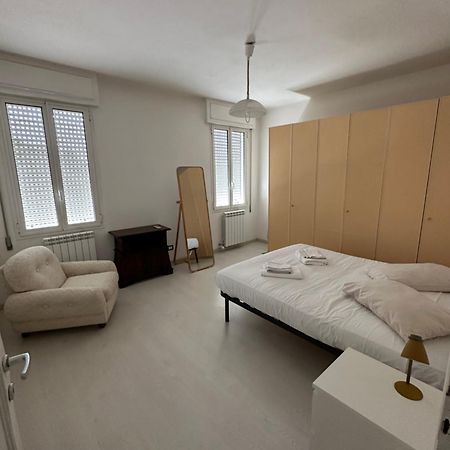 Appartamento Vicino Al Duomo Con Parcheggio Privato Padova Luaran gambar